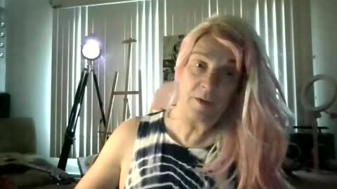 Snapshot of charli_girl chatting on 05-06-26, 10:37 Charli online show from 05-06-26, 10:37
