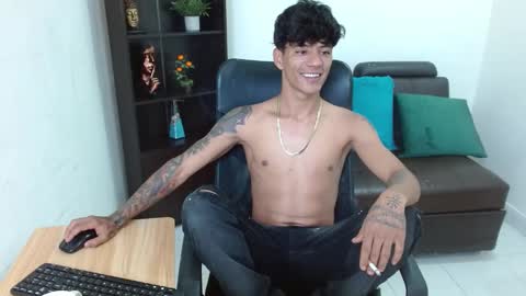 Snapshot of charlie_oconnor chatting on 01-07-25, 06:38 Charlie oconnor online show from 01-07-25, 06:38