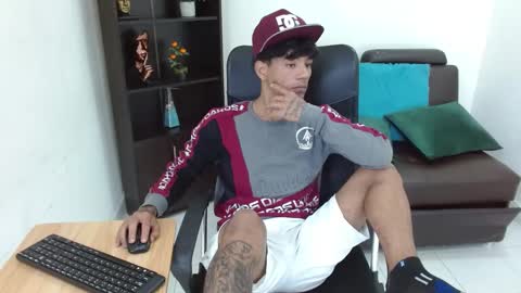 Snapshot of charlie_oconnor chatting on 01-11-25, 03:44 Charlie oconnor online show from 01-11-25, 03:44