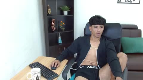 Snapshot of charlie_oconnor chatting on 01-15-25, 08:41 Charlie oconnor online show from 01-15-25, 08:41