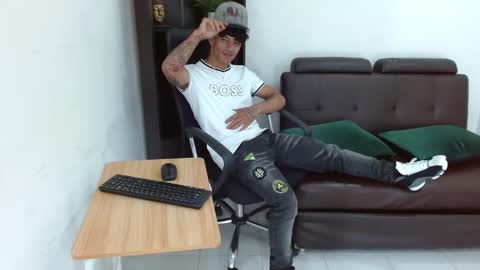 Snapshot of charlie_oconnor chatting on 01-21-25, 03:37 Charlie oconnor online show from 01-21-25, 03:37