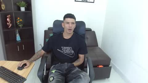 Snapshot of charlie_oconnor chatting on 02-18-25, 08:38 Charlie oconnor online show from 02-18-25, 08:38