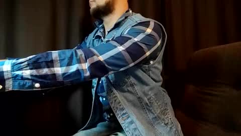 Snapshot of charlieoyeah chatting on 11-17-25, 10:04 CharlieOYeah online show from 11-17-25, 10:04