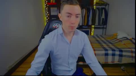 Snapshot of charlieseyer chatting on 02-12-26, 08:20 carlos reyes online show from 02-12-26, 08:20