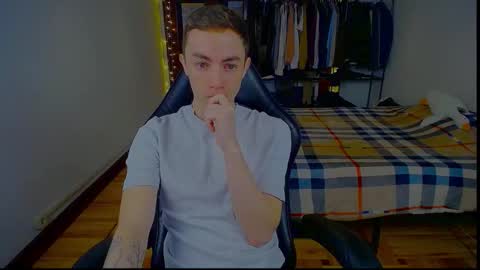 Snapshot of charlieseyer chatting on 03-04-26, 09:26 carlos reyes online show from 03-04-26, 09:26