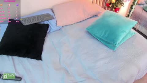 Char 3  Lets go for the 100 Thumb-Up   online show from 12-29-24, 03:03