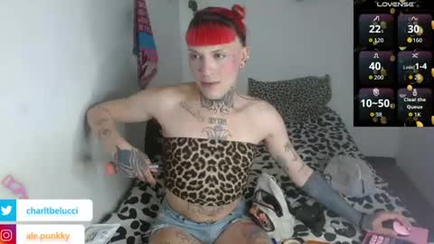 Snapshot of charlotbelucci_ chatting on 06-11-26, 10:30 Ale punky online show from 06-11-26, 10:30
