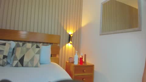 Snapshot of charlotee18_ chatting on 11-09-25, 02:21 charlotee18_ online show from 11-09-25, 02:21