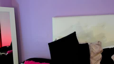 Char 3 online show from 09-13-25, 03:23