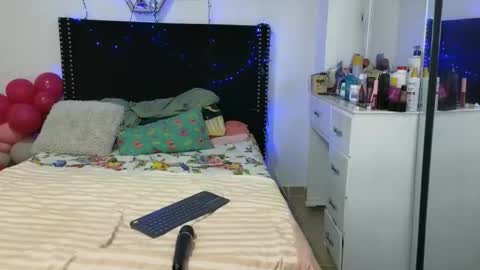 charlotte_027 online show from 04-16-26, 02:34