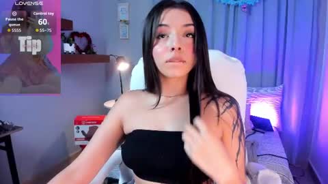 Snapshot of charlotte__benett chatting on 07-05-26, 05:58 Charlotte online show from 07-05-26, 05:58