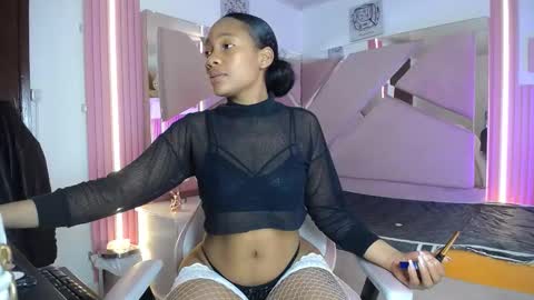 Snapshot of charlotte__ebony_ chatting on 10-18-25, 01:34 Charlotte  online show from 10-18-25, 01:34
