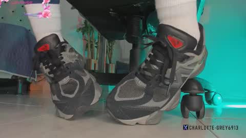 charlotte  grey online show from 02-06-26, 08:12