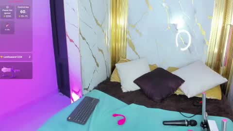 charlotte__milf online show from 05-26-26, 09:55
