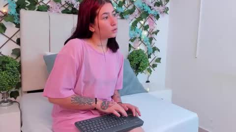 Charlotte Blossom online show from 11-29-25, 08:01