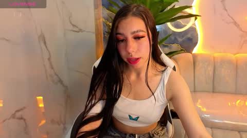 Pretty Charlotte online show from 10-24-25, 01:29