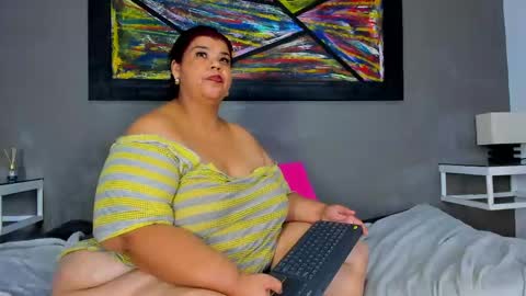 Snapshot of charlotte_curvy_ chatting on 05-03-26, 08:09 Angelica Charlotte online show from 05-03-26, 08:09