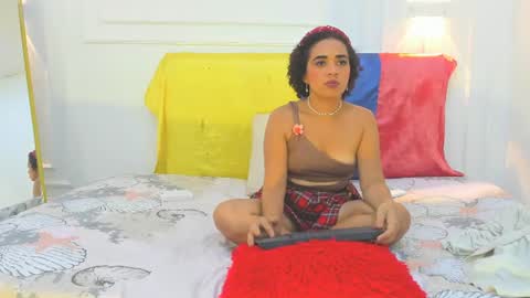 Snapshot of charlotte_dante212 chatting on 06-19-26, 04:06 charlottte y dante online show from 06-19-26, 04:06