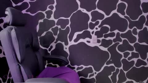 Charlotte Demony online show from 04-17-26, 06:22