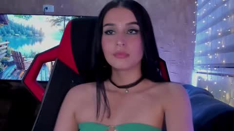 Charlotte  online show from 02-23-25, 03:35