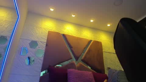 Charlotte Icee online show from 03-12-25, 03:29