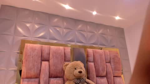 Charlotte Icee online show from 04-12-26, 03:50