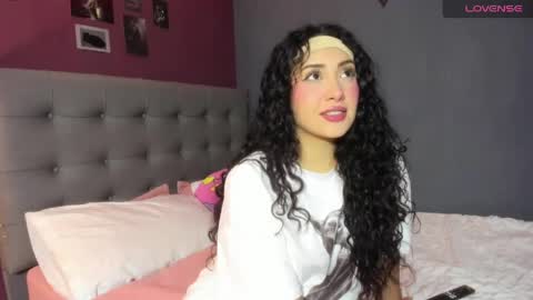 Charlotte james online show from 06-01-26, 12:45
