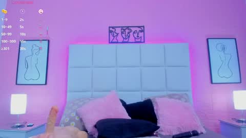 Snapshot of charlotte_kisss chatting on 05-27-26, 01:57 Charlotte online show from 05-27-26, 01:57