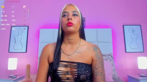 Snapshot of charlotte_kisss chatting on 06-27-26, 06:13 Charlotte online show from 06-27-26, 06:13