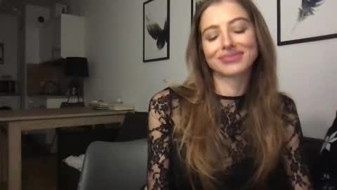 Charlotte Roche online show from 02-11-25, 03:29