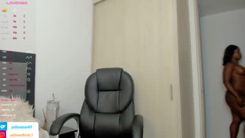 Snapshot of charlotte_tiller chatting on 03-10-25, 04:07 Yuli online show from 03-10-25, 04:07