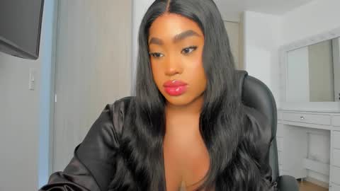 Snapshot of charlotte_tiller chatting on 02-24-26, 03:54 Yuli online show from 02-24-26, 03:54