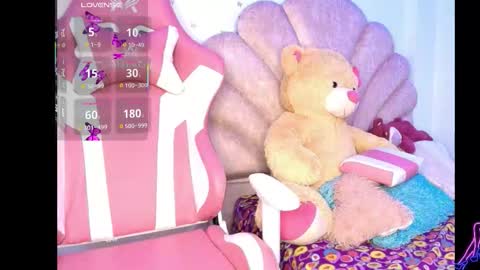 charlotte_walker1 online show from 02-01-26, 09:19