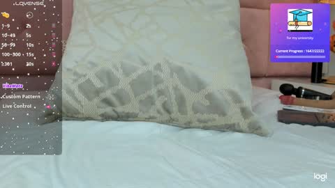 Snapshot of charlottee17 chatting on 02-03-25, 12:57 ANDRE online show from 02-03-25, 12:57