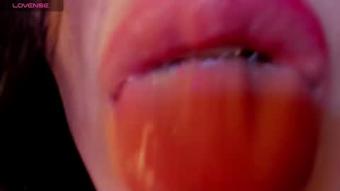 Snapshot of charlottemeyerr chatting on 12-20-24, 08:01 charlot online show from 12-20-24, 08:01