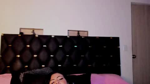 Snapshot of charlottemeyerr chatting on 02-08-25, 09:57 charlot online show from 02-08-25, 09:57