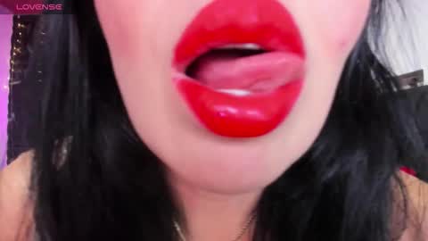 Snapshot of charlottemeyerr chatting on 09-15-25, 08:53 charlot online show from 09-15-25, 08:53