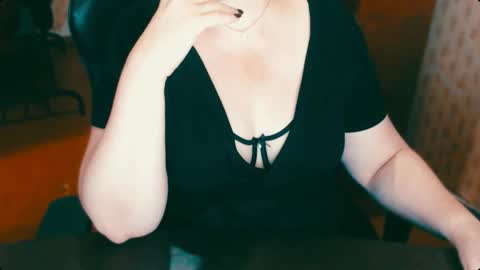 CharlotteXTasty online show from 10-22-25, 10:37