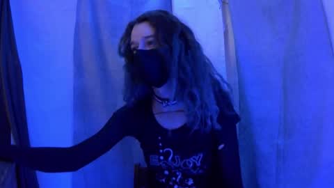 Snapshot of charlydestroyer chatting on 12-20-24, 02:27 charly dest online show from 12-20-24, 02:27