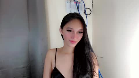 Snapshot of charm_fuckdoll8 chatting on 07-12-26, 12:18 charm_fuckdoll8 online show from 07-12-26, 12:18