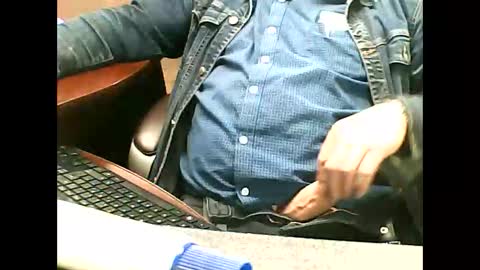 Snapshot of charmeur2672 chatting on 05-12-26, 09:28 charmeur2672 online show from 05-12-26, 09:28