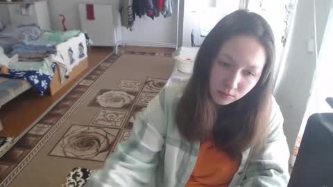 Snapshot of charming_ass chatting on 02-20-25, 09:22 Maria and Maik online show from 02-20-25, 09:22