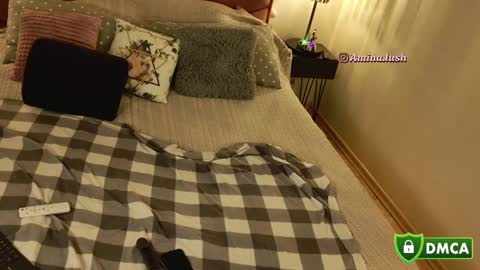 Snapshot of charming_sexuality chatting on 12-26-24, 11:46 insta online show from 12-26-24, 11:46