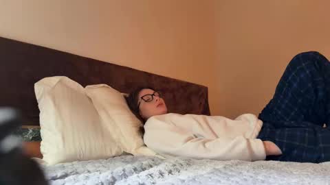 katie online show from 01-09-26, 02:31