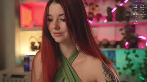 Snapshot of charmings_054 chatting on 02-13-25, 05:22 Belle and Miley online show from 02-13-25, 05:22