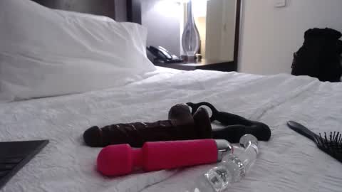 Snapshot of chastesissylover chatting on 04-21-26, 02:37 Madion Bambi online show from 04-21-26, 02:37