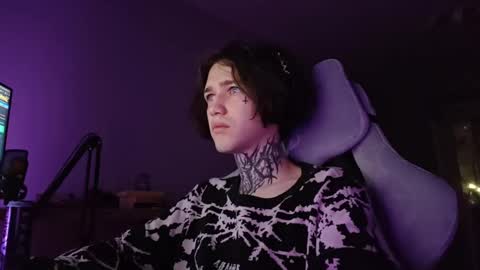 Ryan online show from 12-21-25, 01:02