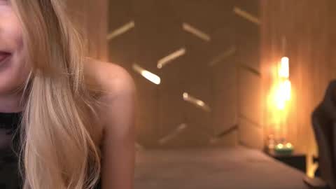 Snapshot of chaturbabe__ chatting on 02-27-25, 04:10 Ira online show from 02-27-25, 04:10