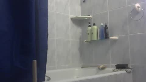 Snapshot of chaturbatordeluxe chatting on 12-18-25, 03:23 chaturbatordeluxe online show from 12-18-25, 03:23