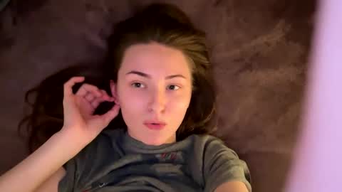 Snapshot of chatwithbri chatting on 09-24-25, 03:32 Bri online show from 09-24-25, 03:32